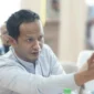 Keterangan foto : Sekretaris Jenderal Tim 8 Prabowo-Gibran, Akhrom Saleh, Minggu (19/4/2026)