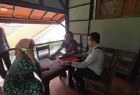 Keterangan foto : Kejari) Jakarta Pusat bersama Tim Tangkap Buronan (Tabur) Kejaksaan Tinggi (Kejati) Daerah Khusus Jakarta berhasil mengamankan Daftar Pencarian Orang (DPO) terpidana kasus penggelapan dan pencucian uang, Indah Harini, pada Rabu (15/4/2026)