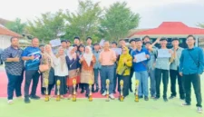 Keterangan poto : Peserta Lomba FL3SN SMK PGRI Rangkasbitung saat berpoto bersama Kepala Sekolah Guru dan Pelatih usai merebut Delapan Juara 2 dan Tiga dalam Lomba FL3SN Tingkat Kabupaten (Doksus)