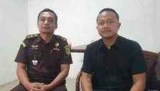 Keterangan foto : Kepala Seksi Tindak Pidana Khusus Kejaksaan Negeri Lebak, Agung Almaliki, didampingi Kepala Seksi Intelijen Yudhit Ksatria Rindyatmaja, Kamis (2/4/2/2026)