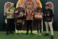 Keterangan foto : Kejaksaan Negeri Jakarta Pusat, berhasil meraih gelar Juara Favorit dalam kategori Lomba Film Pendek pada ajang bergengsi Jaga Desa Award 2026.