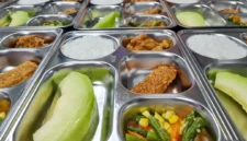 Keterangan foto : Program Makan Bergizi, Senin (27/4/2026)