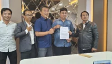 Keterangan foto : Komite Pemantau Makan Bergizi Gratis (KP-MBG) yang dipimpin oleh Achmad Ismail audiensi dengan Kemenaker terkait pelanggaran ketenagakerjaan di SPPG Langkat, Rabu (22/4/2026)