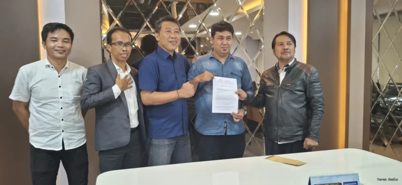 Keterangan foto : Komite Pemantau Makan Bergizi Gratis (KP-MBG) yang dipimpin oleh Achmad Ismail audiensi dengan Kemenaker terkait pelanggaran ketenagakerjaan di SPPG Langkat, Rabu (22/4/2026)