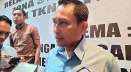 Keterangan foto : Ketua Umum All Cipayung Prabowo-Gibran David Pajung, Senin (6/4/2026)