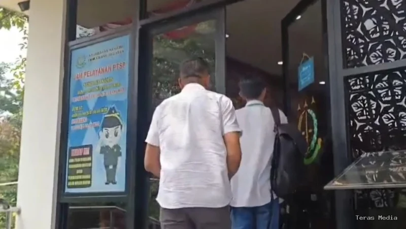 Keterangan foto : Kejaksaan Negeri Kota Tangerang Selatan (Kejari Tangsel) resmi memanggil dan memeriksa perwakilan PT Bumi Serpong Damai (BSD) Sinarmas Land, Senin (20/04/2026)