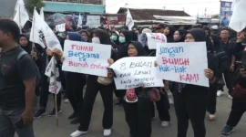 Keterangan foto : Buruh Sritex berharap pemerintah ambil alih, Senin (27/4/2026)