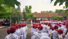 Keterangan poto : Suasana pelaksanaan upacara Hardiknas tahun 2026 di SDN 1 Rangkasbitung Barat pada 4/5/2026