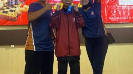 Keterangan poto : Hugo bersama tim pelatih dan guru saat menerima medali Perak Cabor Catur putra, O2SN  tingkat Kabupaten