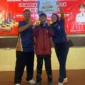 Keterangan poto : Hugo bersama tim pelatih dan guru saat menerima medali Perak Cabor Catur putra, O2SN  tingkat Kabupaten