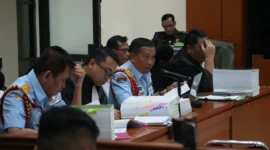 Keterangan foto : Proses persidangan perkara dugaan korupsi proyek pengadaan user terminal satelit slot orbit 123 BT di lingkungan Kementerian Pertahanan (Kemhan) yang melibatkan PT Navayo International AG kembali digelar, Kamis (7/4/2026)