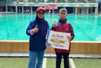 Keterangan poto : Rapassya berpoto bersama Guru Pendamping usai merebut medali perak loba O2SN tingkat kabupaten tahun 2026