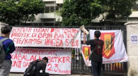 Keterangan foto : Gerakan Aksi Moral Mahasiswa (GAMMA) Kabupaten Lebak, Banten, menggelar demonstrasi di depan Kantor Direktorat Jenderal Bina Marga, Kementerian PUPR, Jakarta Selatan, Selasa (5/5/2026)