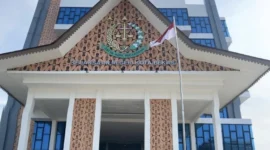 Keterangan foto : Kejari Kota Bekasi, Minggu (3/5/2026)
