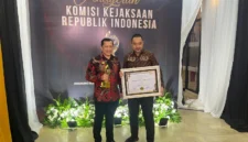 Kejaksaan Negeri Jakarta Pusat (Kejari Jakpus) berhasil mencetak sejarah gemilang dengan menyabet peringkat pertama untuk kategori Kejaksaan Negeri (Kejari) Tipe A dalam ajang bergengsi Malam Anugerah Komisi Kejaksaan Republik Indonesia.