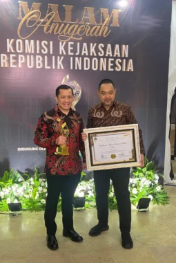 Anugerah Komisi Kejaksaan: Kejari Jakpus Terbaik di Kategori Tipe A