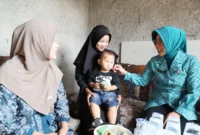 Tinawati Andra Soni bersama jajaran Kementerian Kependudukan dan Pembangunan Keluarga/BKKBN Provinsi Banten meninjau langsung pelayanan Keluarga Berencana (KB) implan gratis di Aula Kantor Kecamatan Balaraja, Kabupaten Tangerang, Senin (25/5/2026).