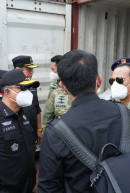 Satgas PKH Gerebek Kontainer Mineral di Batam, Cegah Penyelundupan SDA Strategis