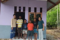 PT Kristalin Ekalestari Serahkan Rumah Baru ke Warga Nabire