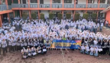 Keterangan poto : Acara Sosialisasi Berlalulintas yang di selenggarakan SMK PGRI Rangkasbitung bekerjasama dengan Satlantas Polres Lebak usai upacara Hdiknas Tahun 2026
