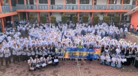 Keterangan poto : Acara Sosialisasi Berlalulintas yang di selenggarakan SMK PGRI Rangkasbitung bekerjasama dengan Satlantas Polres Lebak usai upacara Hdiknas Tahun 2026