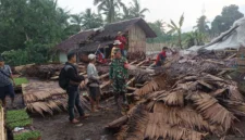 Cuaca ekstrem itu tak hanya membasahi bumi, tetapi juga meninggalkan jejak duka bagi puluhan warga di Kampung Cikole, Cikuya Tengah, hingga Cikuya Masjid.