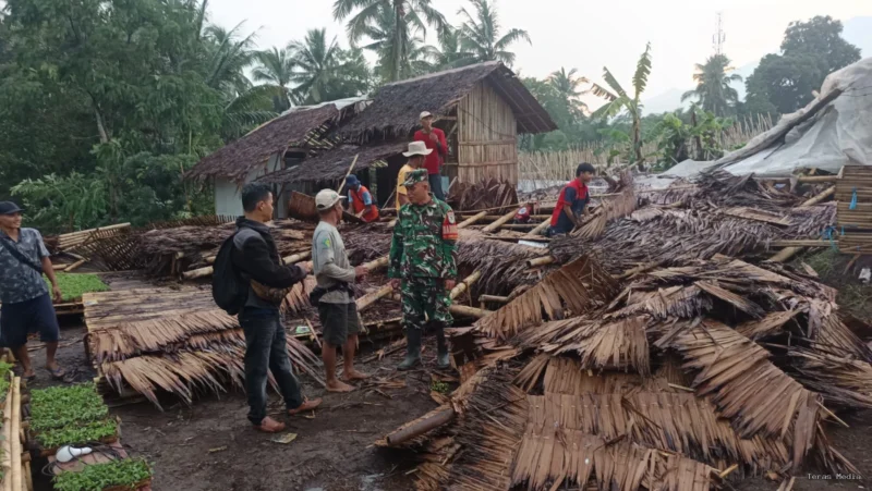 Cuaca ekstrem itu tak hanya membasahi bumi, tetapi juga meninggalkan jejak duka bagi puluhan warga di Kampung Cikole, Cikuya Tengah, hingga Cikuya Masjid.