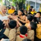 Keterangan foto : Wakil Ketua DPR RI, Sari Yuliati, hadir langsung di tengah mereka untuk menyerahkan secara simbolis bantuan Program Indonesia Pintar (PIP), Sabtu (2/5/2026)