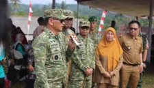 Keterangan foto : Pangdam III/Siliwangi, Mayjen TNI Kosasih, melakukan kunjungan kerja langsung ke wilayah Kecamatan Cimanggu, Kabupaten Pandeglang, Banten, pada Selasa (12/05/2026)