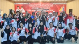Keterangan poto : Bupati Lebak. Hasbi Asyidiki di dampingi Kepala Dinas Pendidikan, Dodi Irawan, beserta poto bersama seliruh jajaran saat usai membukan O2SN jenjang SD dan SMP tahun 2026 secara serentak