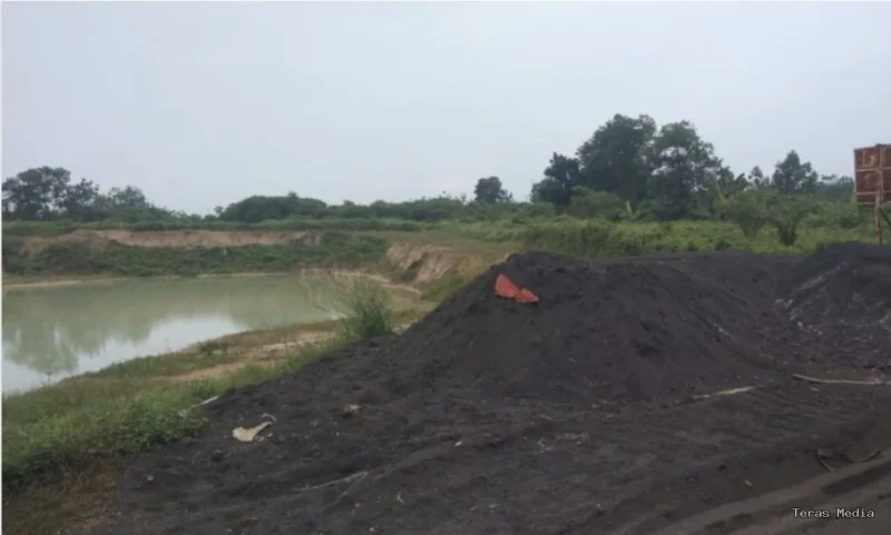 Keterangan foto : pengelolaan limbah industri di wilayah Kabupaten Serang kembali terekspos ke permukaan, Minggu (31/5/2026)