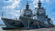 KRI Brawijaya (320) dan KRI Siliwangi (321), bersama pendahulunya KRI R.E. Martadinata (331), yang membelah ombak di kawasan perbatasan.