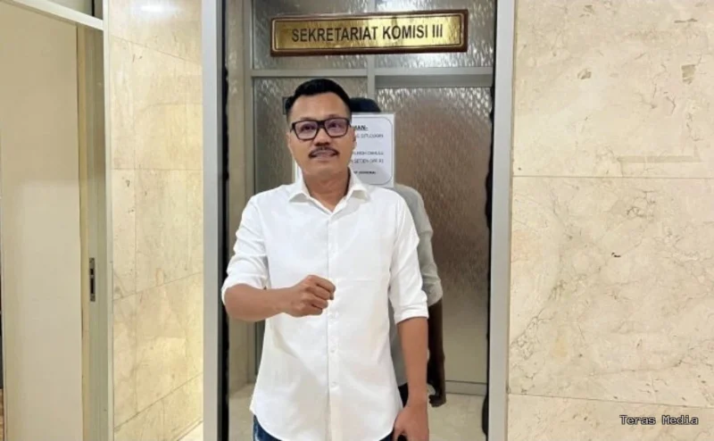 Keterangan foto : Pengacara Hasri saat di DPR RI, Jumat (15/5/2026)
