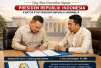 Ketua Umum Pengurus Besar Asosiasi Badan Permusyawaratan Desa Seluruh Indonesia (PABPDSI), H. Ferry Radiansyah, ST., MM., kepada Kepala Staf Kepresidenan (KSP), Jenderal TNI (Purn.) Prof. Dr. Dudung Abdurachman, di lingkungan Istana Presiden.