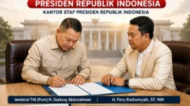 Ketua Umum Pengurus Besar Asosiasi Badan Permusyawaratan Desa Seluruh Indonesia (PABPDSI), H. Ferry Radiansyah, ST., MM., kepada Kepala Staf Kepresidenan (KSP), Jenderal TNI (Purn.) Prof. Dr. Dudung Abdurachman, di lingkungan Istana Presiden.
