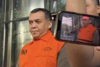 Wakil Menteri Imigrasi dan Pemasyarakatan (Imipas) Silmy Karim resmi ditetapkan sebagai tersangka sekaligus ditahan oleh Komisi Pemberantasan Korupsi (KPK) pada Kamis pagi, 4 Juni 2026.