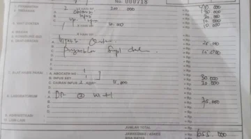 Keterangan poto : Bukti pembayaran salah satu masyarakat yang diduga tak diberikan kesempata dan rujukan oleh pihak puskesmas maja