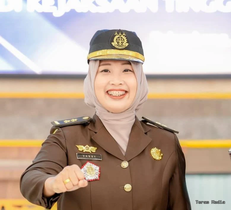 Keterangan foto : Vanny Yulia Eka Sari, S.H., M.H. Ia resmi dilantik menduduki jabatan Kepala Bagian Tata Usaha (Kabag TU) Kejati Sumsel
