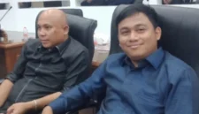 Keterangan poto ; Ketua Komisi IV Ujang Giri, saat Rapat Paripurna didampingi Anggota DPRD Agus Ider Alamsyah