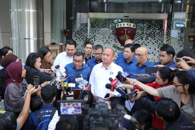 Tim Penyidik pada Jaksa Agung Muda Bidang Tindak Pidana Khusus (JAM Pidsus) Kejaksaan Agung telah menetapkan dan menahan AYS, seorang pihak swasta, sebagai tersangka dalam perkara dugaan korupsi pengelolaan Program Makan Bergizi Gratis (MBG) di lingkungan Badan Gizi Nasional periode 2025–2026.