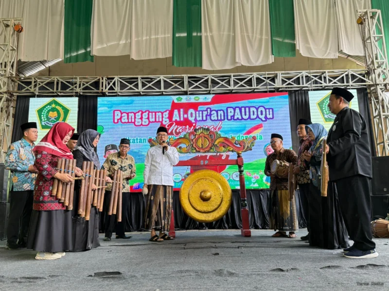 Anggota DPR RI sekaligus Pengasuh Ponpes Al-Mizan, DR KH Maman Imanulhaq