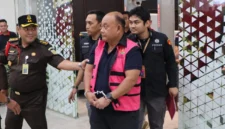 Tim Penyidik Jaksa Agung Muda Bidang Tindak Pidana Khusus (JAM Pidsus) Kejaksaan Agung resmi menetapkan tiga orang mantan pejabat tinggi Badan Gizi Nasional (BGN) sebagai tersangka