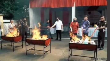 Kejari Kabupaten Tangerang Musnahkan Barang Bukti 65 Perkara