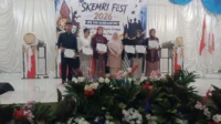 Ini Pesan Kepsek SMK PGRI Rangkasbitung Buat 166 Peserta Didik yang Lulus di Tahun Ajaran 2025 - 2026 8 Ini Pesan Kepsek SMK PGRI Rangkasbitung Buat 166 Peserta Didik yang Lulus di Tahun Ajaran 2025 - 2026