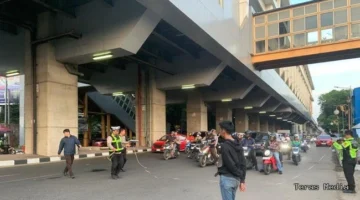 Tragedi Maut di Bawah LRT Cinde Palembang, Fortuner Tabrak Dua Motor dan Angkot, Satu Tewas