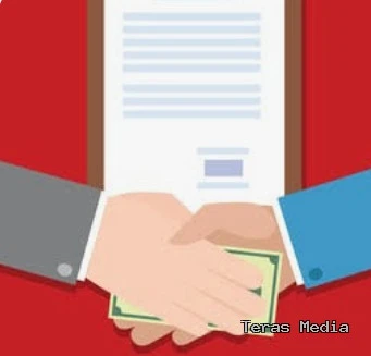 Keterangan poto : ilustrasi pengembalian uang pembayaran pasien kepada pihak keluarga pasien yang memgeluhkan pelayanan puskeas maja