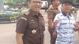 Kajari Karawang Dedy Irvan Viratama dan Sekjen Matahukum Mukhsin Nasir