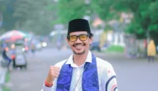Kang Mega, Ketua Forum 9 Naga Karian