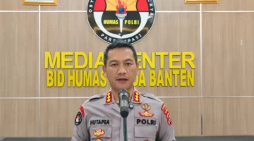 Polda Banten Kerahkan Personel Bantu Padamkan Kebakaran TPA Jatiwaringin, 33 KK Dievakuasi