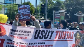 Koordinator Lapangan Abdul Adzim menyampaikan bahwa rakyat sedang menunggu pembuktian bahwa hukum benar-benar berlaku sama.